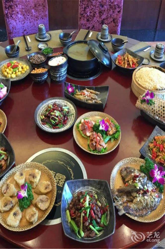 Liuzhou Sanjiangxian Dongxiangguo Hotel 외부 사진