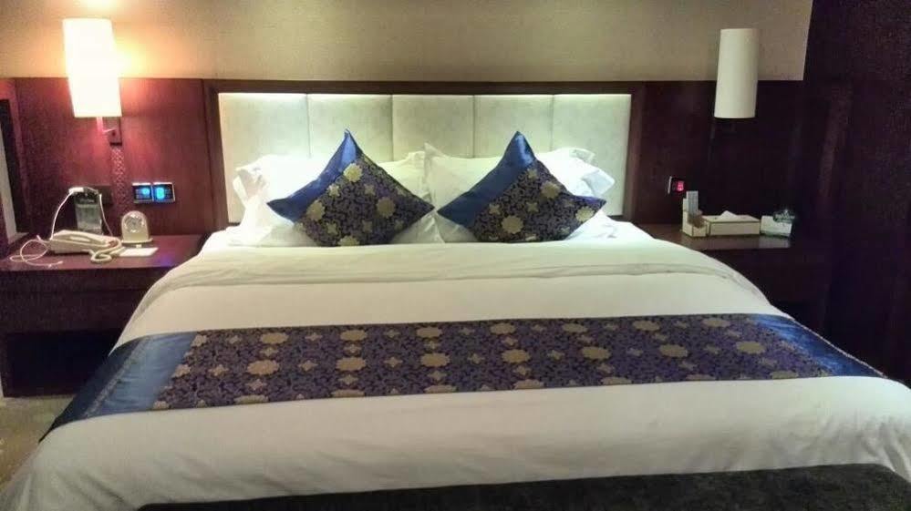 Liuzhou Sanjiangxian Dongxiangguo Hotel 외부 사진